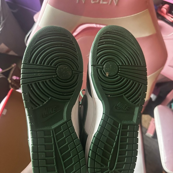 Dunks - Picture 2 of 4